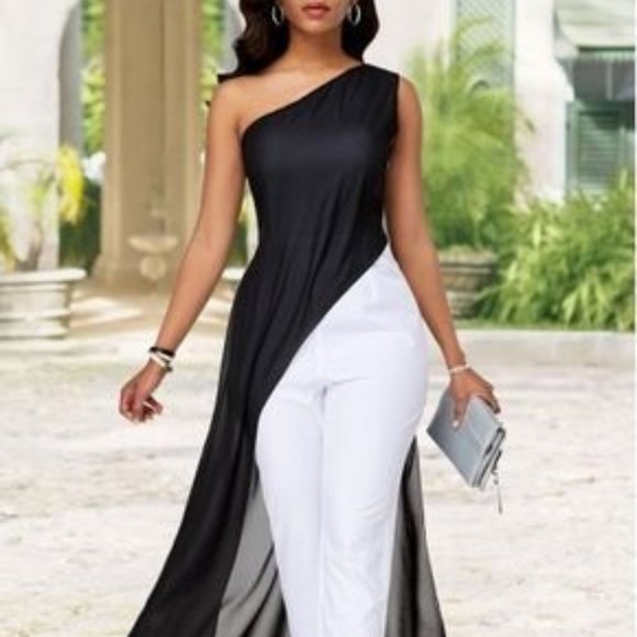 $89 *NWT* SCHUTZ Black Suede Clogs - Picture 2 of 2